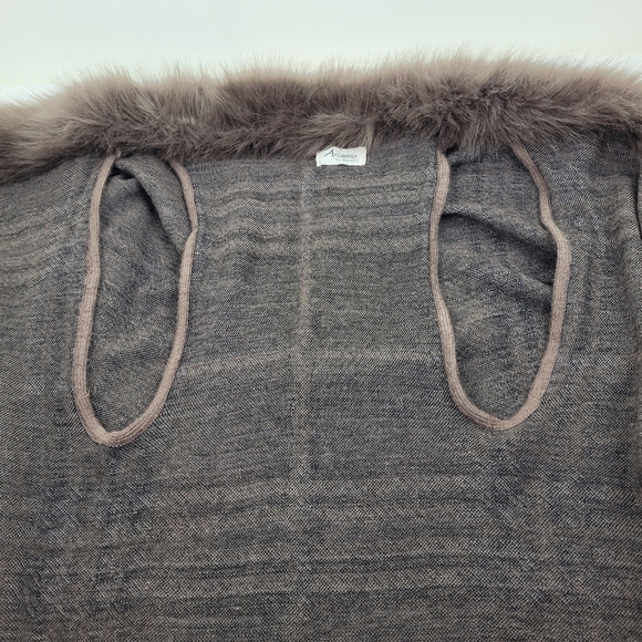 Ariana by Howard's tan black plaid cape coat waterfall front faux fur collar OS - Picture 8 of 12